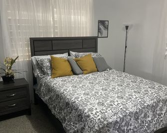 Nice property a few steps from everything (Hacienda Campo Rico,beach,museum) - Carolina - Bedroom