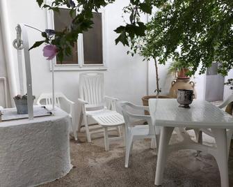 Guest House Salentojoy - Marittima - Innenhof