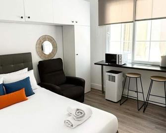 Stylish City Centre Studio - Grand Central House - Gibraltar - غرفة نوم