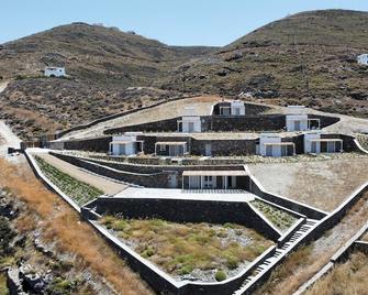 Stimata - Loutra - Building