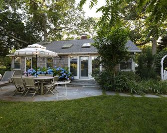 Private Coastal Two Bedroom Cottage on the Water - Southold - Patio