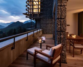 Waldhotel by Bürgenstock - Ennetburgen - Balkon