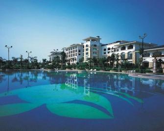 Country Garden Holiday Islands Hotel - Qingyuan - Pool