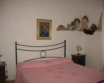 B&B Mare e Monti - לה ספציה - חדר שינה