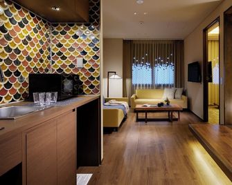 Minn Kanazawa - Kanazawa