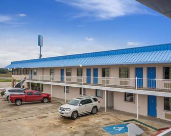 Motel 6 Winnie, TX - Winnie - Building