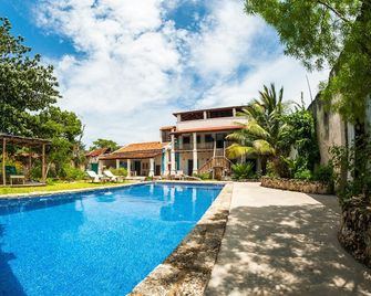Ulani Lodge - Ibo - Piscina