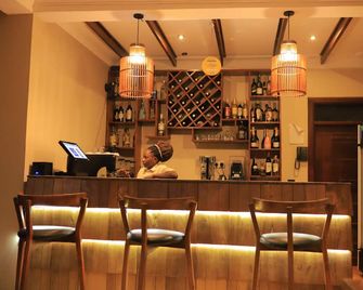 La Brezi Suites - Kampala - Bar