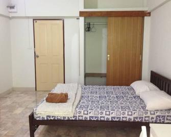 Yaowamal Apartment - Mueang Nonthaburi - Bedroom