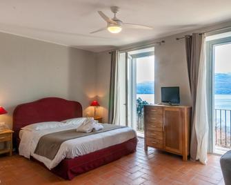 Locanda Pozzetto - Laveno-Mombello - Slaapkamer