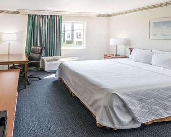 Columbus Grand Hotel & Banquet Center - Columbus - Bedroom