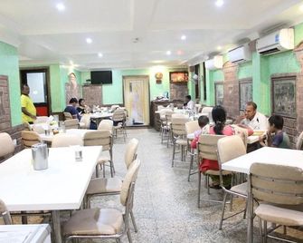 Hotel Venus Inn - בובנשוואר - מסעדה