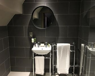 The Lion Hotel - Pub & Restaurant - Wimborne