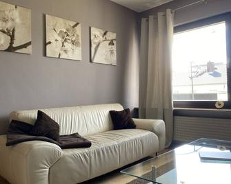 Ferienwohnung Sonnenschein - Bad Hersfeld - Wohnzimmer