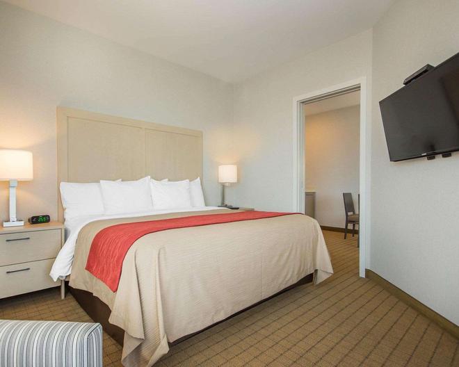 Comfort Inn Suites 105 1 3 1 Campbell River Hotel Deals