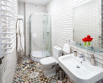 Apart Hotel Code 10 - Leópolis - Baño