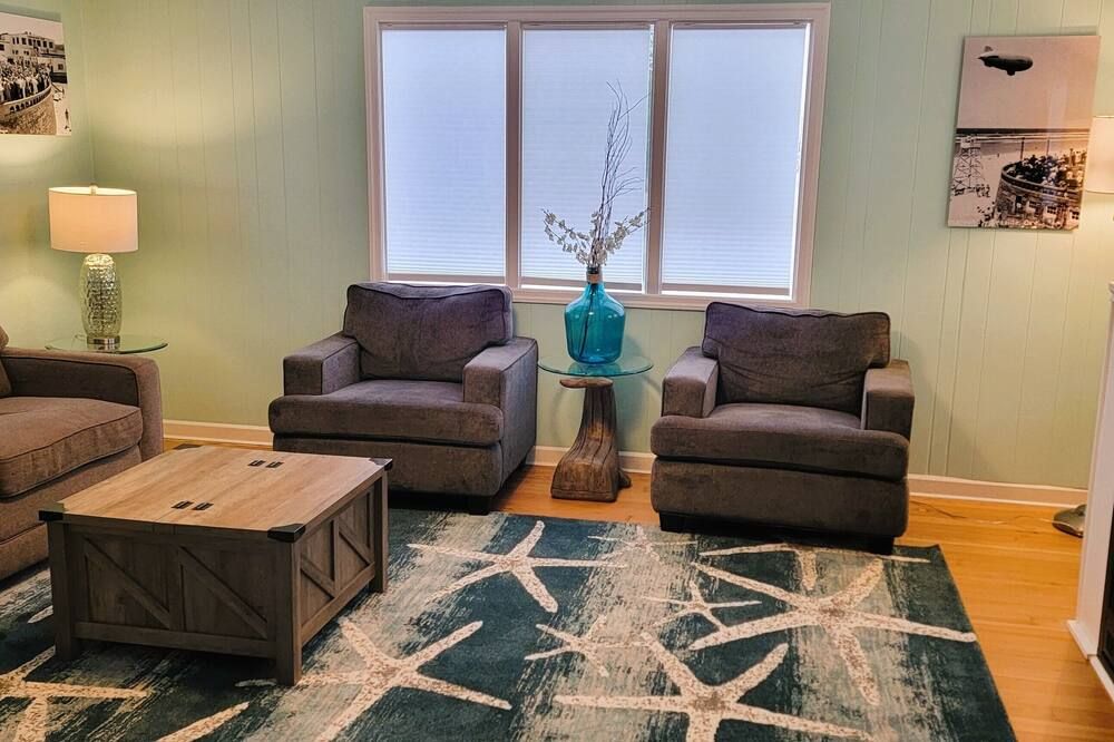 Beachside Inn - Seaside - Wohnzimmer