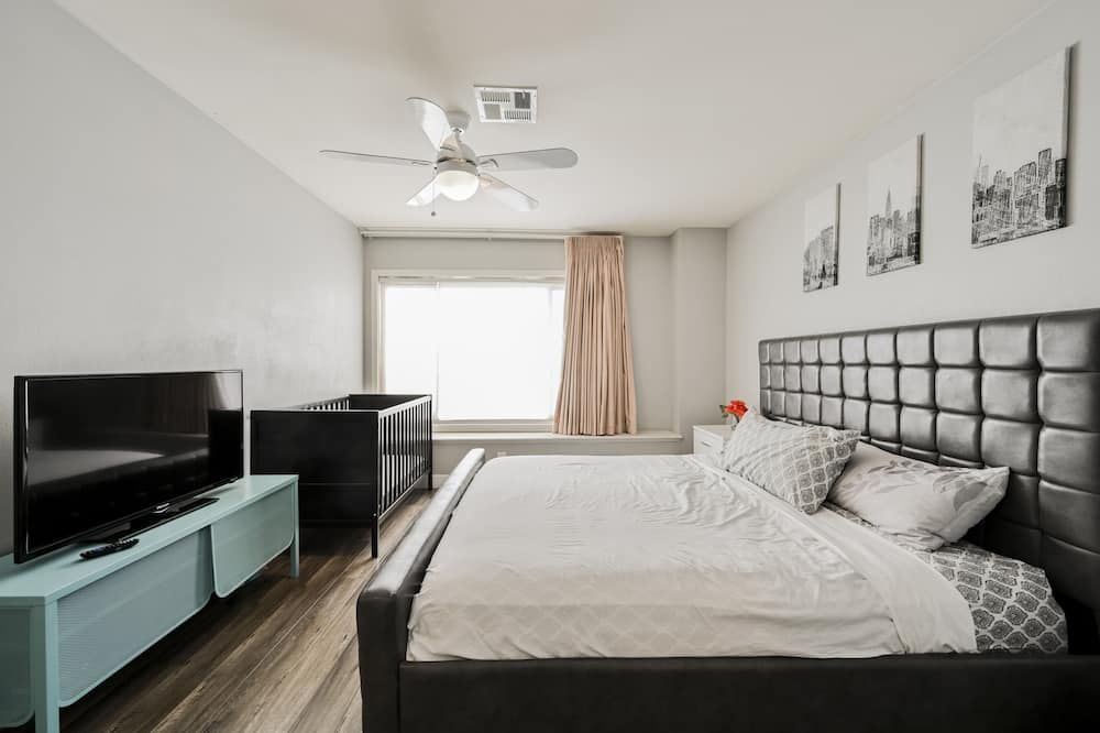 Modern House 4 Miles to Strip - Spring Valley - Camera da letto