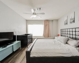Modern House 4 Miles to Strip - Spring Valley - Camera da letto
