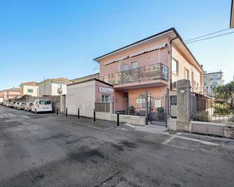 Victoria Apartments Bleu - Diano Marina - Edificio