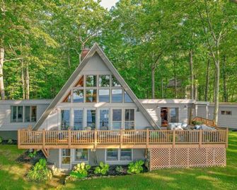 The Great Escape - Picturesque Sebago Lake - Raymond - Building