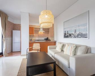 Apartamentos Moon Dreams Puerto - El Puerto de Santa María - Living room