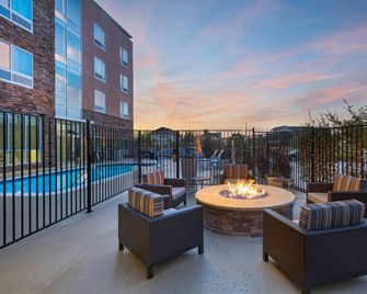 Towneplace Suites By Marriott Dallas Dfw Airport North/Irving - Irving - Balcony