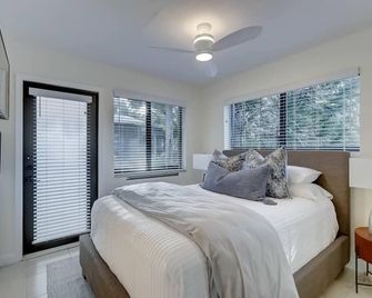 Waterfront Deck Pool Kayak - Fort Lauderdale - Habitación