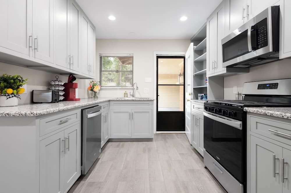 Funky Fiesta Flat-All King Beds-Mins to DT Dallas - Dallas - Küche