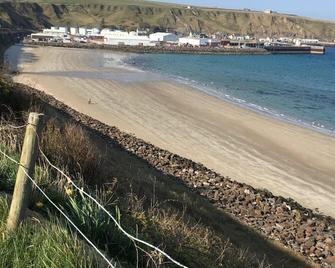 Four waves - Thurso - Beach
