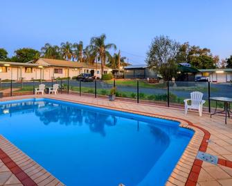 Oasis Motel - Peak Hill - Piscina