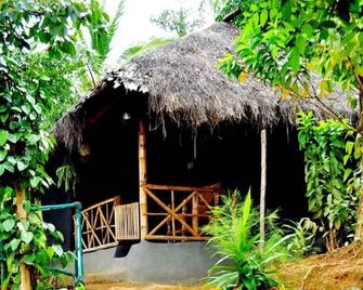 Koomankolly Resort - Thirunelly - Patio