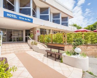 Hotel Brise de Mer - Piscine intérieure & extérieure - Saint-Raphaël