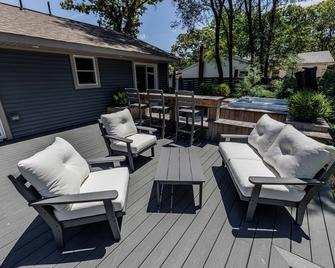 Modern Beach House Retreat in Prime Somers Point Location! - Somers Point - Patio