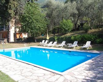 斯黛拉阿爾皮納酒店 - 馬爾切西涅 - 馬爾切西內 - 游泳池