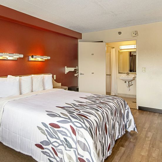 Red Roof Inn Jacksonville Airport image 1