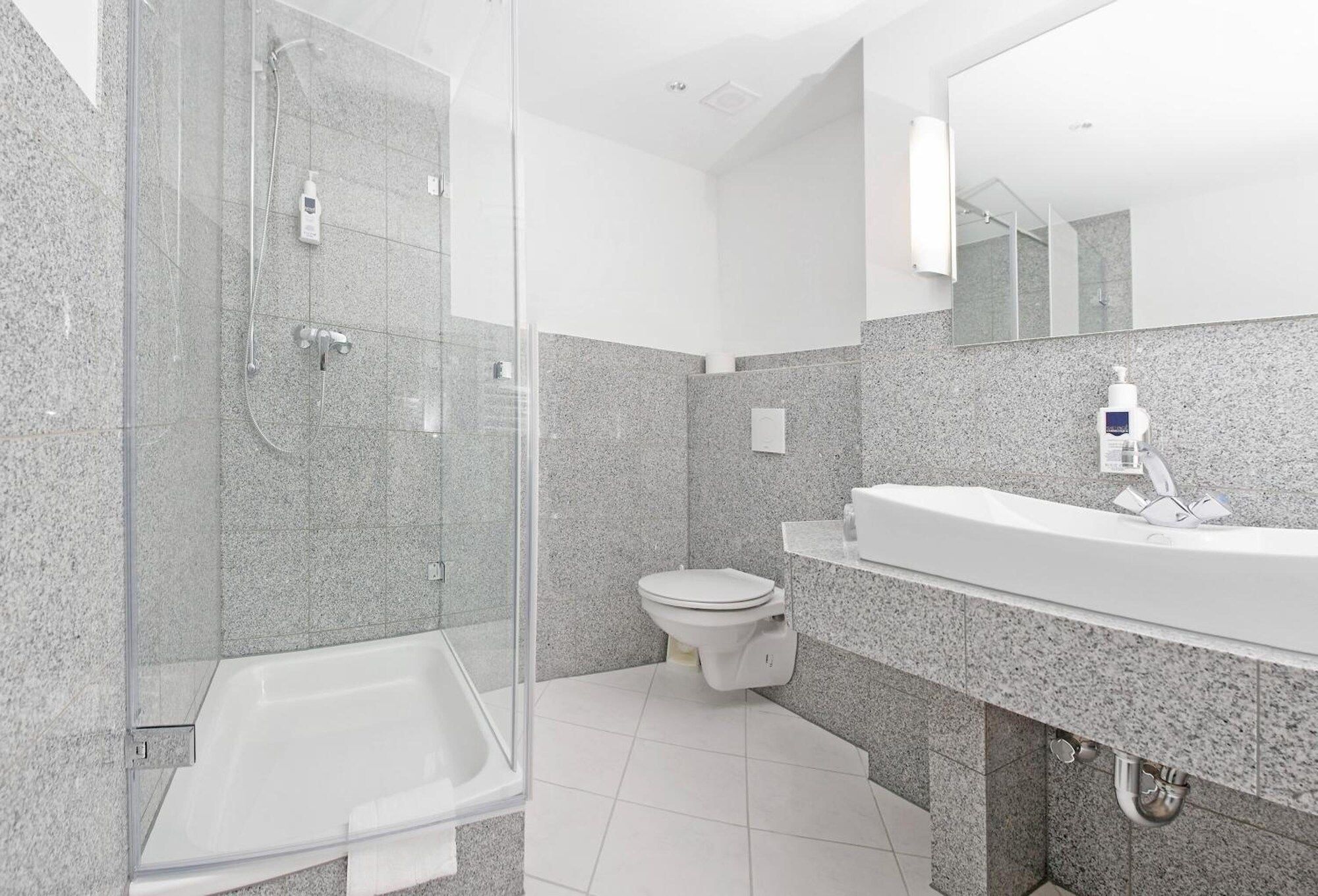 Astoria Hotel - Bonn - Bathroom
