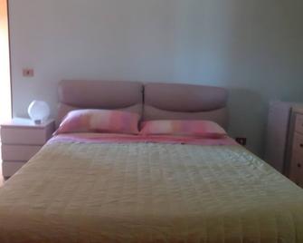 Suite Matrimoniale in Villa Zona Panoramica - Velletri - Camera da letto