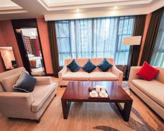 Luzhou Fengzeyuan Hotel - Luzhou - Living room