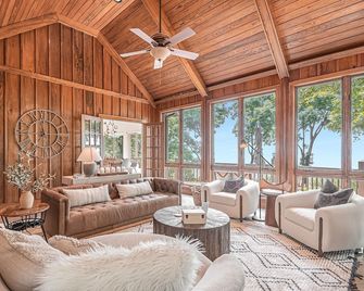 Big Canoe Mountain Home with Spectacular Mountain Views - Game room! - Jasper - Lounge