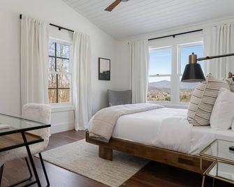 Wilkie 8br Luxury Mtn Villa with Spa - Fletcher - Schlafzimmer