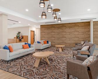 Candlewood Suites Chester - Richmond By IHG - Enon - Вітальня