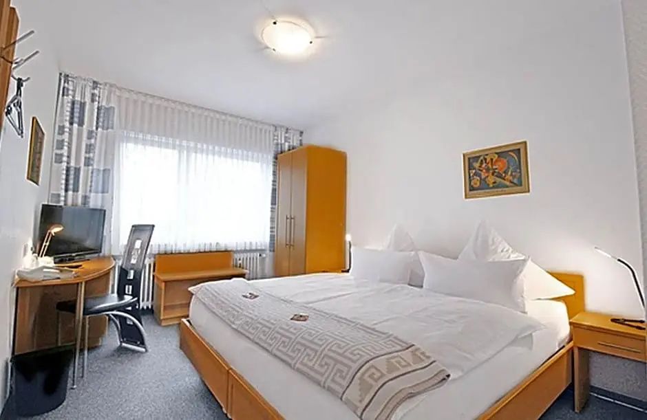 Hotel Lindenkrug - Gütersloh