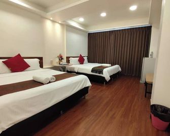 Longzhu Guesthouse - Bangkok
