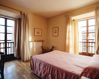La Casona de Jovellanos - Gijón - Soverom