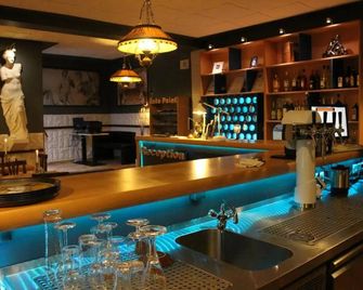 Rheinhotel Lilie - בופארד - בר