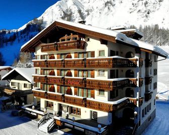 Wellnesshote Engadin - Samnaun - Edifício