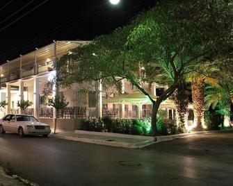 Achilles Hotel - Methoni - Budova