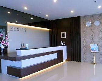 Zenith Hotel - Kendari - Recepción