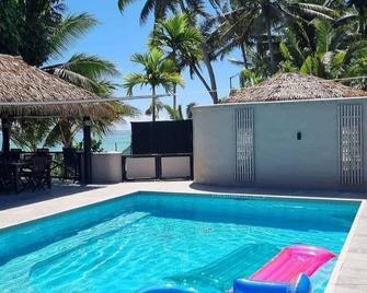 Coral Palms Exclusive Beachfront Resort A 5-star resort all to yourself! - Korolevu - Piscina